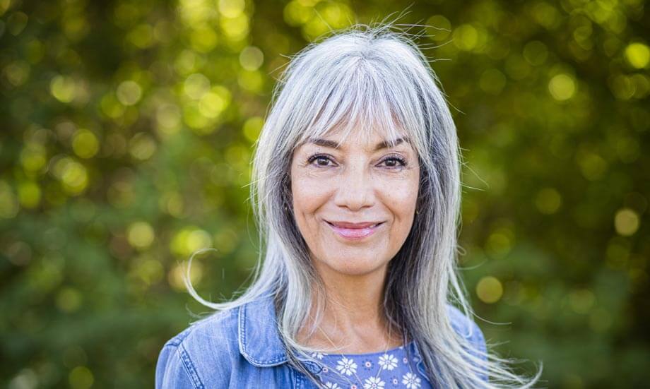 <img src="woman.jpg" alt="older woman smiling" /> 